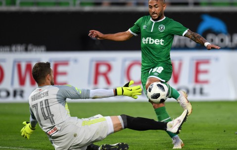 九游会网页版 -包含赛后那不勒斯备战欧冠，门线救险细节曝光，管理层满意，年轻球员得到机会的词条